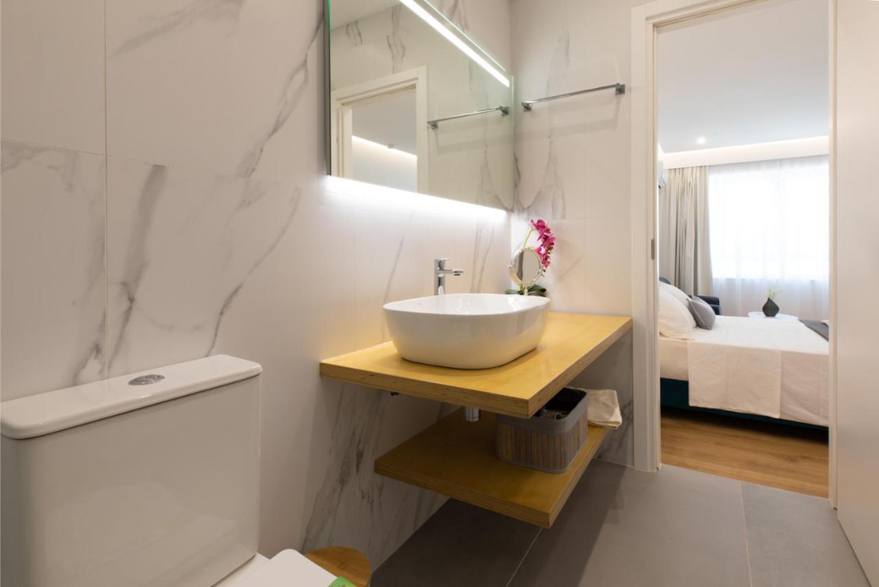 Minimal Apartment In Plaka Atény Exteriér fotografie
